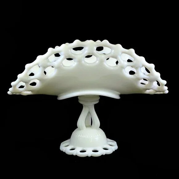 Westmoreland Doric Milk Glass Banana Stand Mid-Century Lace Edged Serveware - Picture 3 of 6